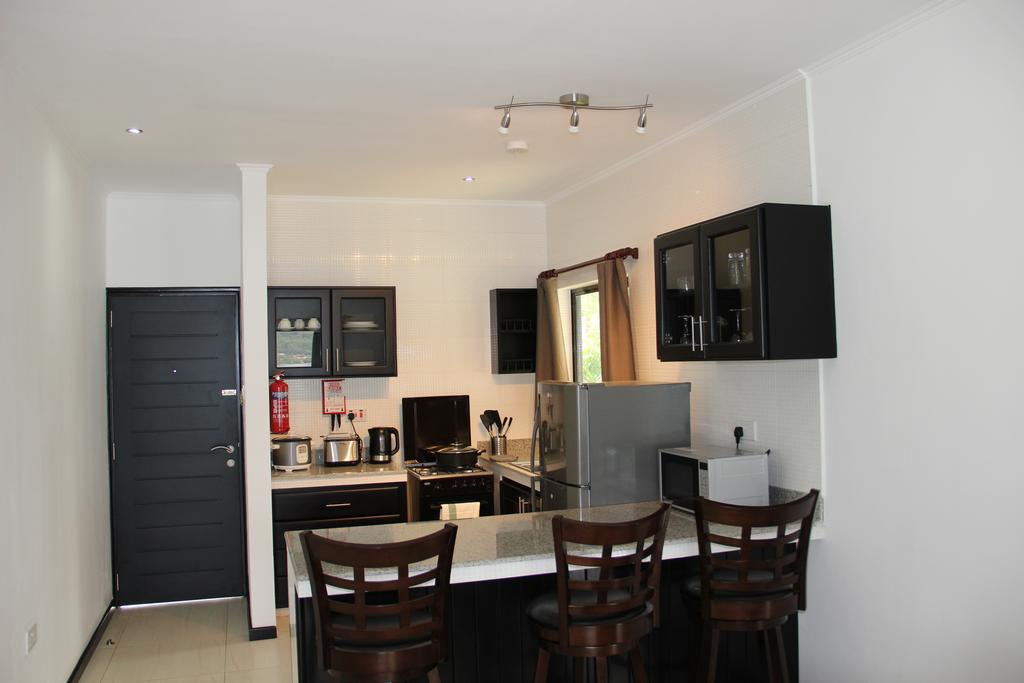 Surfers Cove Apartments Bel Ombre Eksteriør bilde