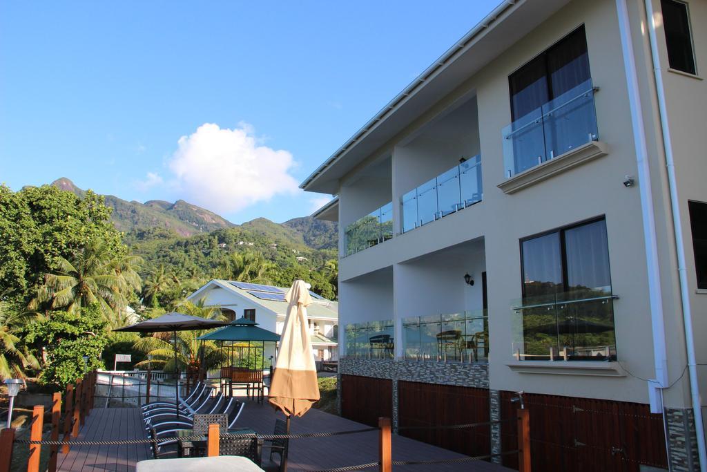Surfers Cove Apartments Bel Ombre Eksteriør bilde